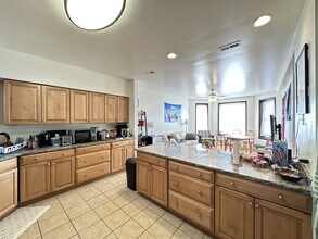 6711 N Sheridan Rd in Chicago, IL - Building Photo - Building Photo