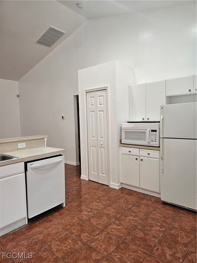 property at 2511 Sunniland Blvd