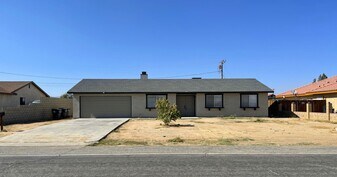 8649 Great Cir Dr in California City, CA - Building Photo