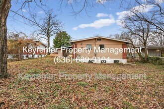 900 Paddock Dr in Florissant, MO - Building Photo - Building Photo