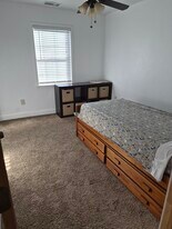 2406 Walker Rd in Roswell, NM - Building Photo