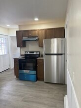 4 Hopson Ave, Unit 1 in Branford, CT - Foto de edificio - Building Photo