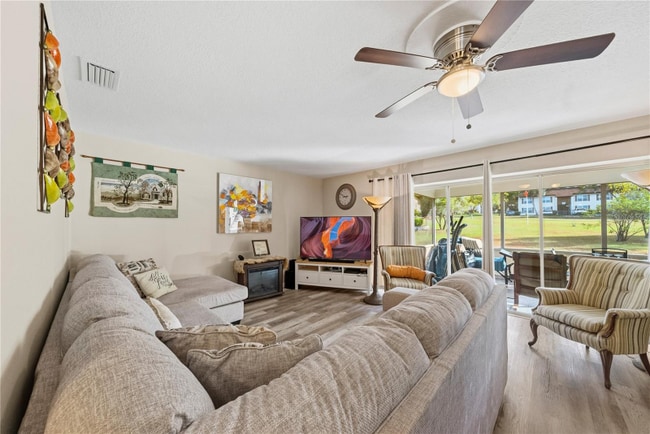 2507 Bluegrass St in Inverness, FL - Foto de edificio - Building Photo