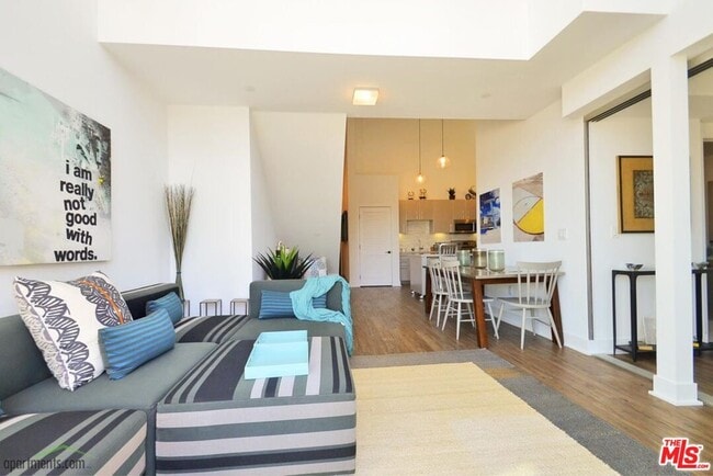 property at 1168 S Barrington Ave