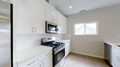 5133 W 21st St, Unit 5133.5 in Los Angeles, CA - Foto de edificio - Building Photo