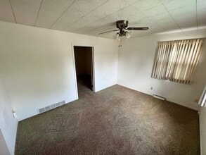 704 3rd Ave in Alton, IA - Building Photo - Building Photo
