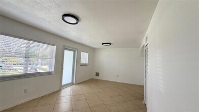 11501 SW 43rd Ln in Miami, FL - Building Photo - Building Photo