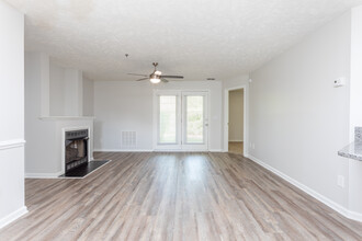 Regency Apartments in Fayetteville, NC - Foto de edificio - Interior Photo