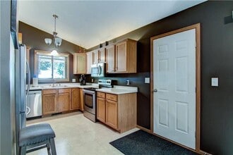 715 Hewitt St in Eau Claire, WI - Building Photo - Building Photo