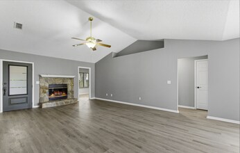 11356 Sutton Lakes Ct in Jacksonville, FL - Building Photo - Building Photo