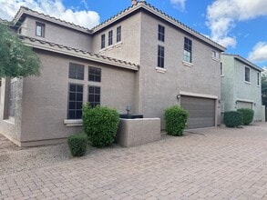 2420 W Dusty Wren Dr in Phoenix, AZ - Building Photo - Building Photo