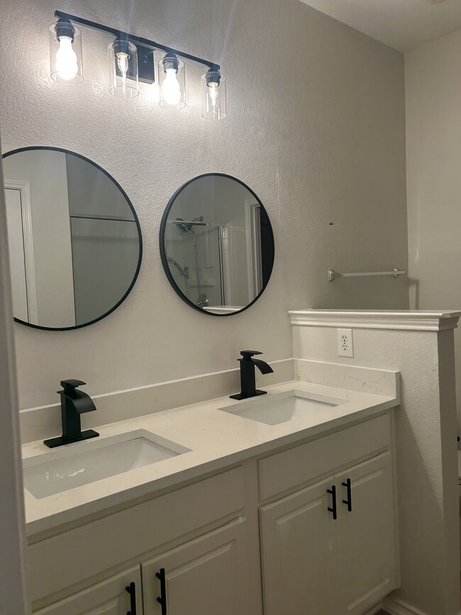 8012 Wyoming Dr in Fort Worth, TX - Building Photo - Building Photo