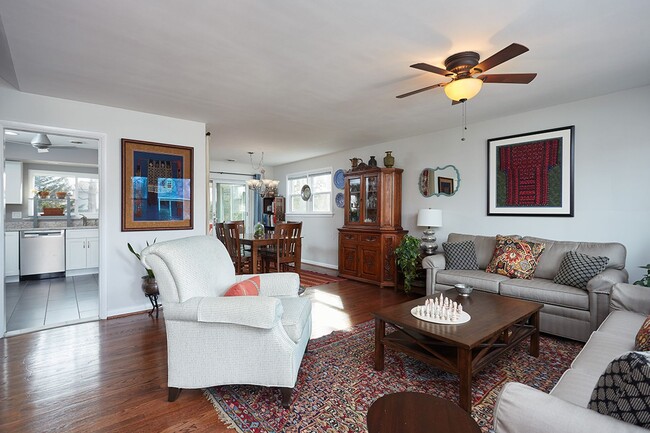 10405 Amherst Ave in Silver Spring, MD - Building Photo - Building Photo