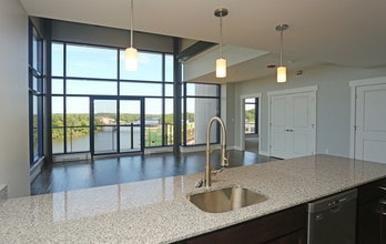 River House Apartments in Schenectady, NY - Building Photo - Interior Photo