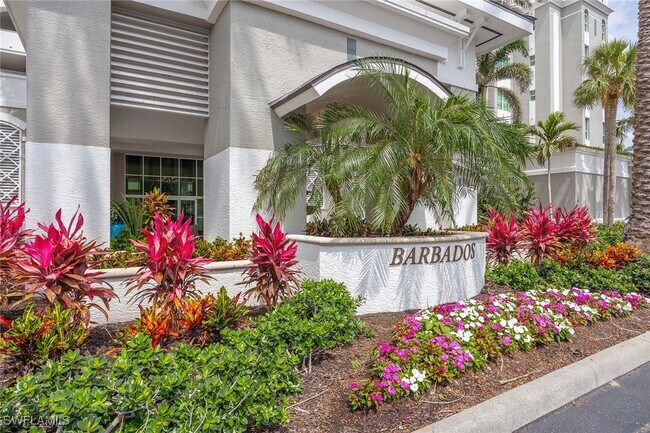 315 Dunes Blvd in Naples, FL - Building Photo - Building Photo