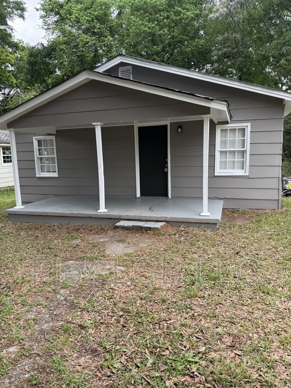 property at 116 Oak Ln