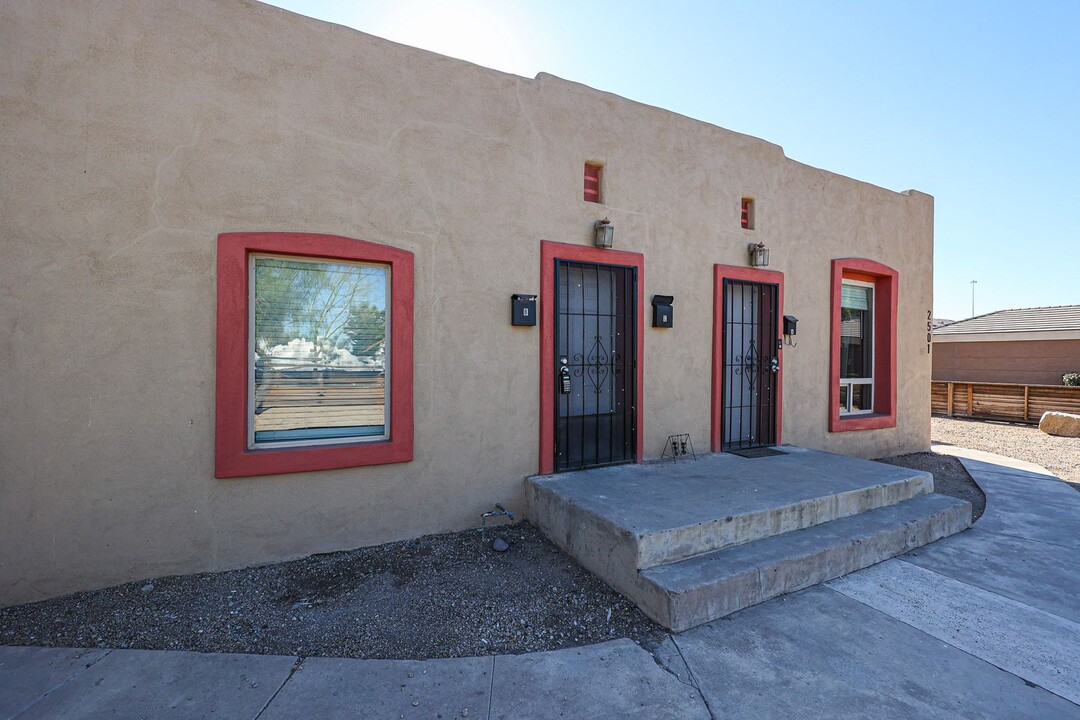 2501 E Culver St in Phoenix, AZ - Building Photo