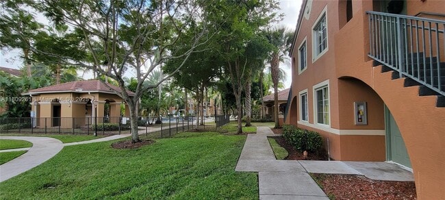 property at 8000 N Nob Hill Rd