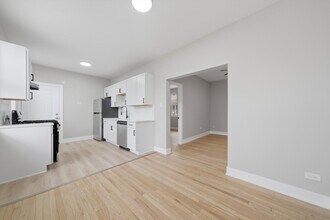 7520 N Seeley Ave in Chicago, IL - Building Photo - Building Photo