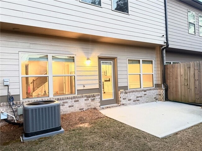 480 Rockfern Ct in Lilburn, GA - Building Photo - Building Photo