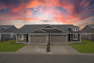 Majestic Villas in Rathdrum, ID - Building Photo