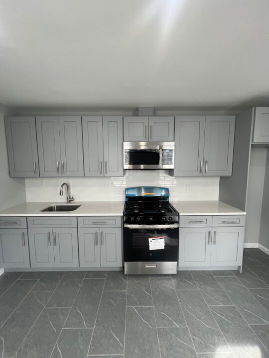 54 N 9th St in Newark, NJ - Building Photo