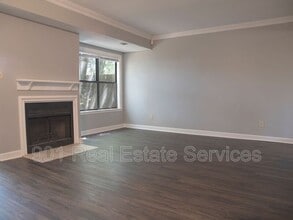3741 Charleston Square in Memphis, TN - Building Photo - Building Photo