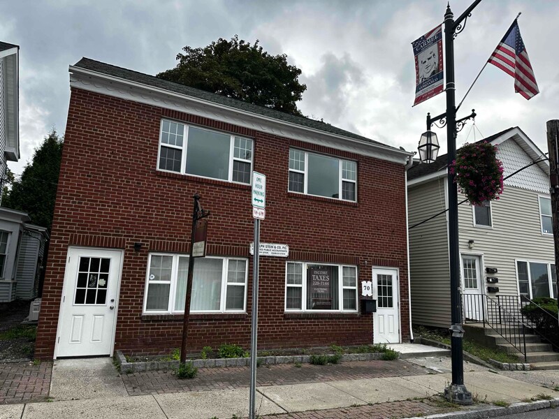 70 Gleneida Ave in Carmel, NY - Building Photo