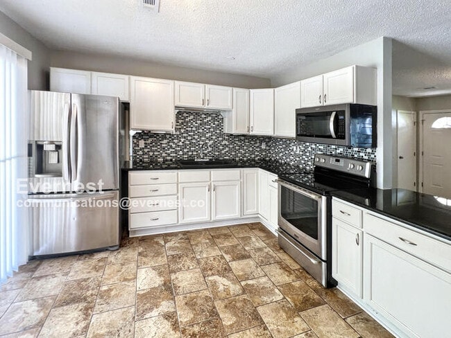 14005 Glenview Dr SW in Huntsville, AL - Building Photo - Building Photo