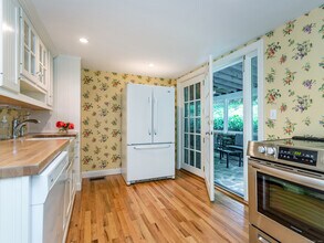 61 Curtiss Rd in Warren, CT - Building Photo - Building Photo