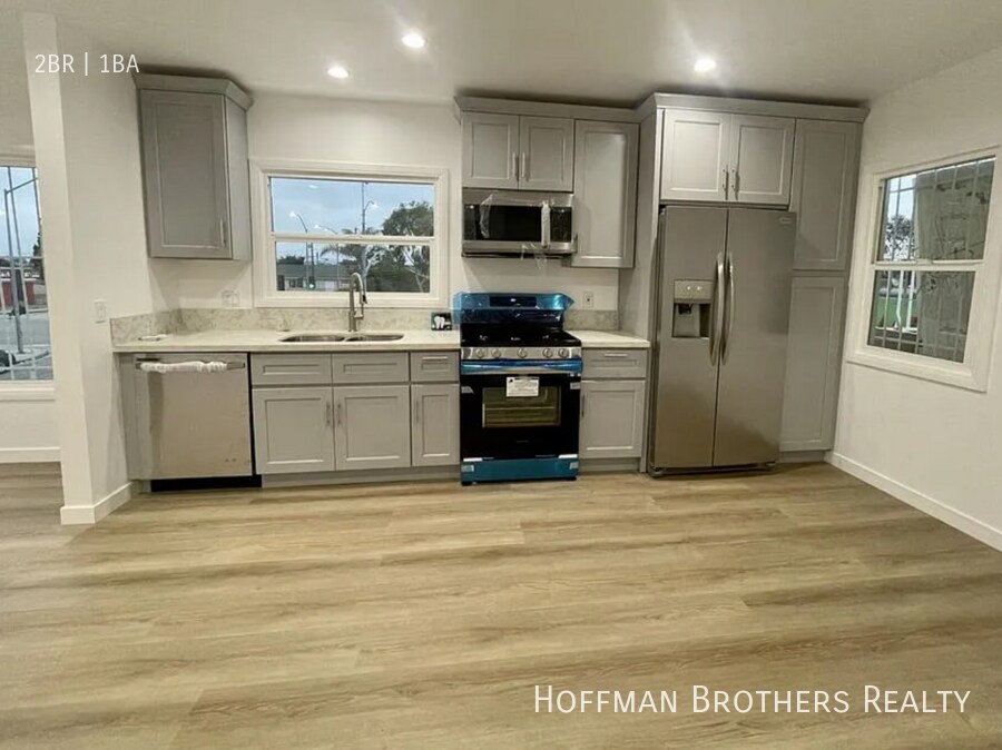 908 S Oak St-Unit -908A in Inglewood, CA - Building Photo