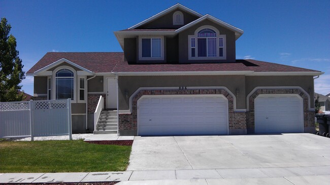 property at 806 Saint Andrews Dr