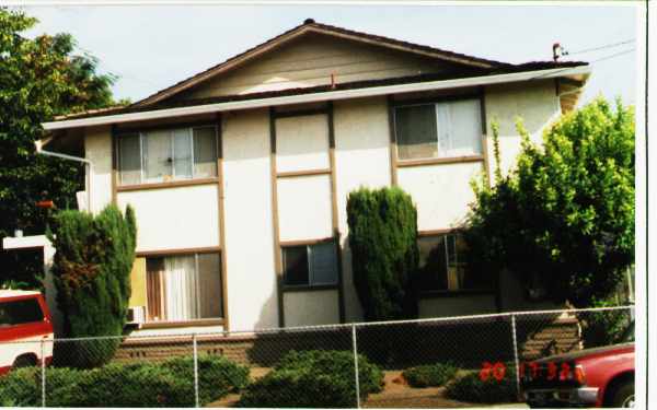 1369 Calabazas Ct in Santa Clara, CA - Foto de edificio - Building Photo