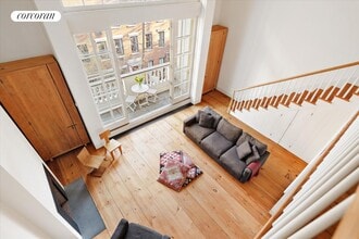 52 W 9th St in New York, NY - Building Photo - Building Photo