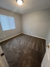 5531 Andrews Dr, Unit apt3 in Roscoe, IL - Foto de edificio - Building Photo