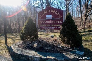 60 Padanaram Rd in Danbury, CT - Building Photo
