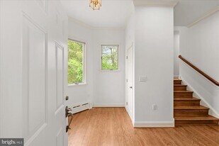 6013 Selvyn Rd in Bethesda, MD - Building Photo
