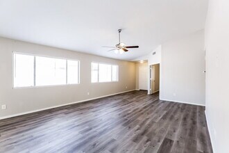 2710 S 108th Ave in Avondale, AZ - Foto de edificio - Building Photo