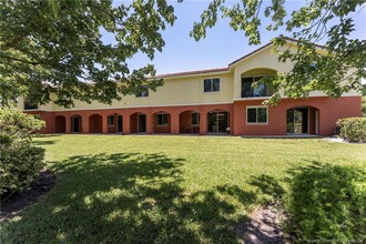 43 SE Sedona Cir in Stuart, FL - Building Photo - Building Photo