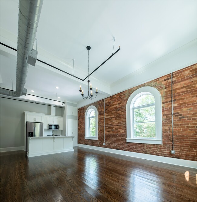 201-201 W Jefferson St in Madison, GA - Building Photo - Building Photo