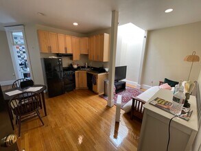 903 Beacon St, Unit 21 in Boston, MA - Building Photo - Building Photo