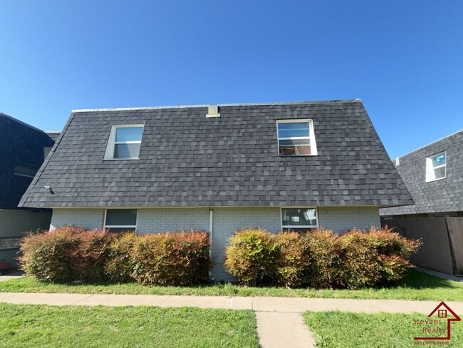 2111 NW Lindy Ave