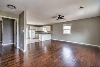 2426 Lewisburg Rd in Russellville, KY - Building Photo - Building Photo