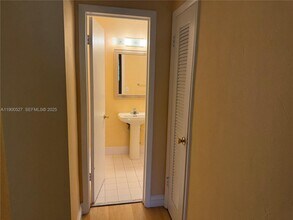 9400 SW 77th St-Unit -K6 in Miami, FL - Building Photo - Building Photo