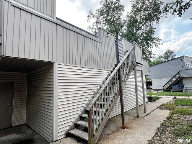 6809 N Frostwood Pkwy in Peoria, IL - Building Photo - Building Photo