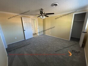 5712 Everett Ave in Amarillo, TX - Foto de edificio - Building Photo