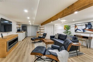 28 Wegman Pkwy in Jersey City, NJ - Building Photo