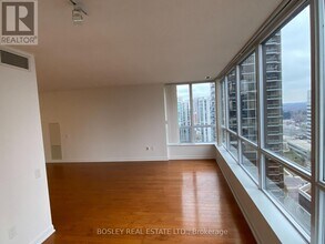 33-2333 Sheppard Ave E in Toronto, ON - Building Photo - Building Photo