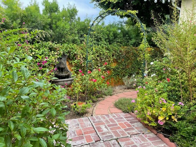 property at 3227 Bennett Dr