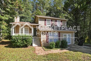5858 Rock Rd in Union City, GA - Building Photo